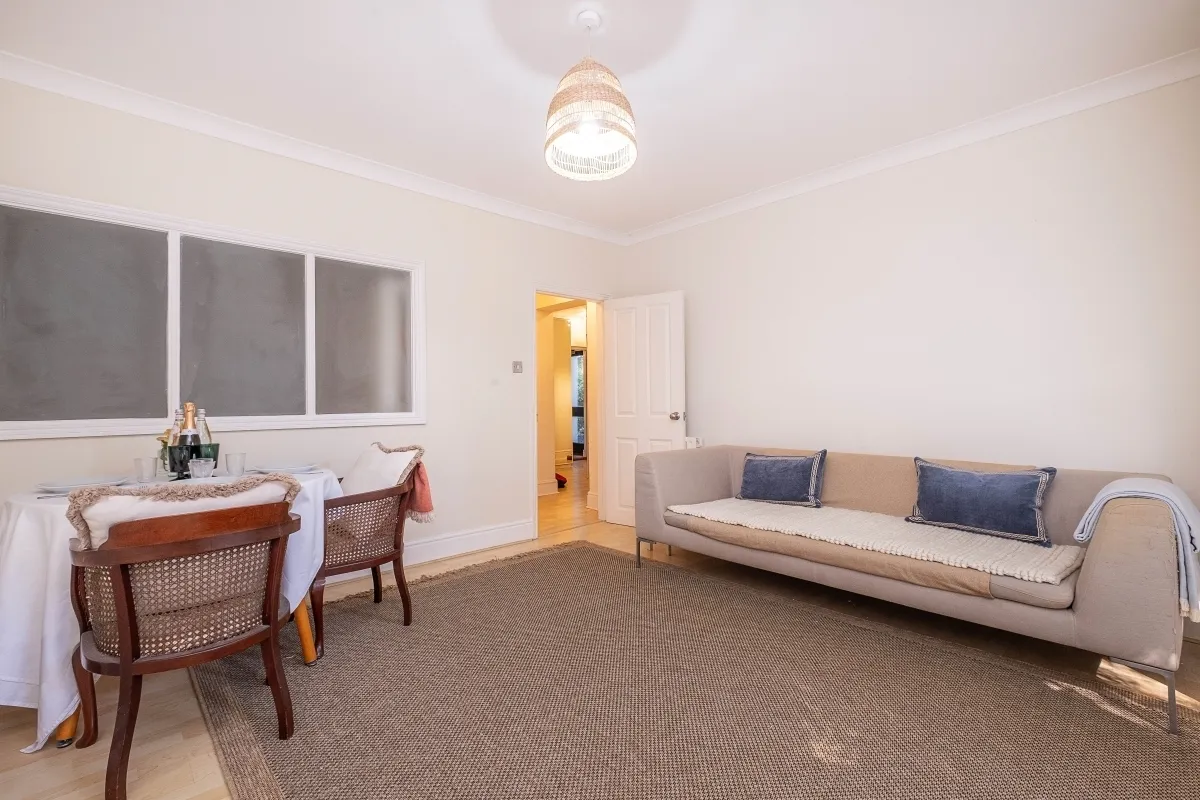 Maple Road, London, KT6, photo 13
