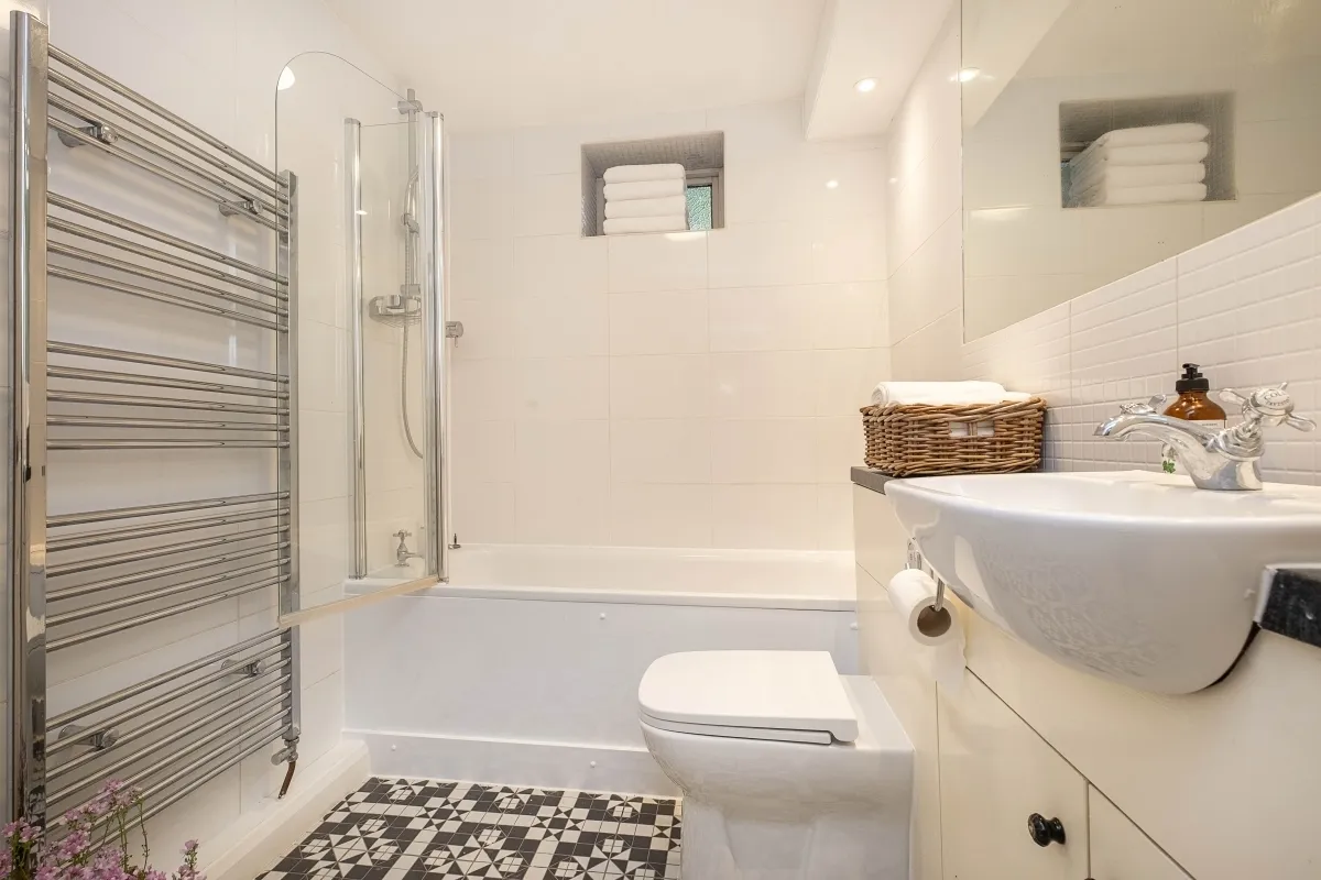 Maple Road, London, KT6, photo 4