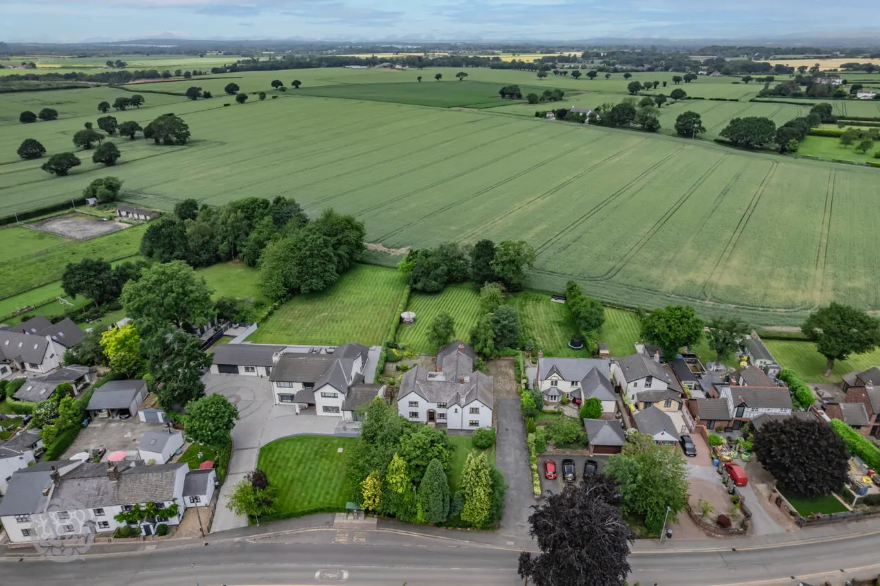 Oak Tree Farm, 11 Lord Street, Croft, Warrington, WA3 7DB, photo 32