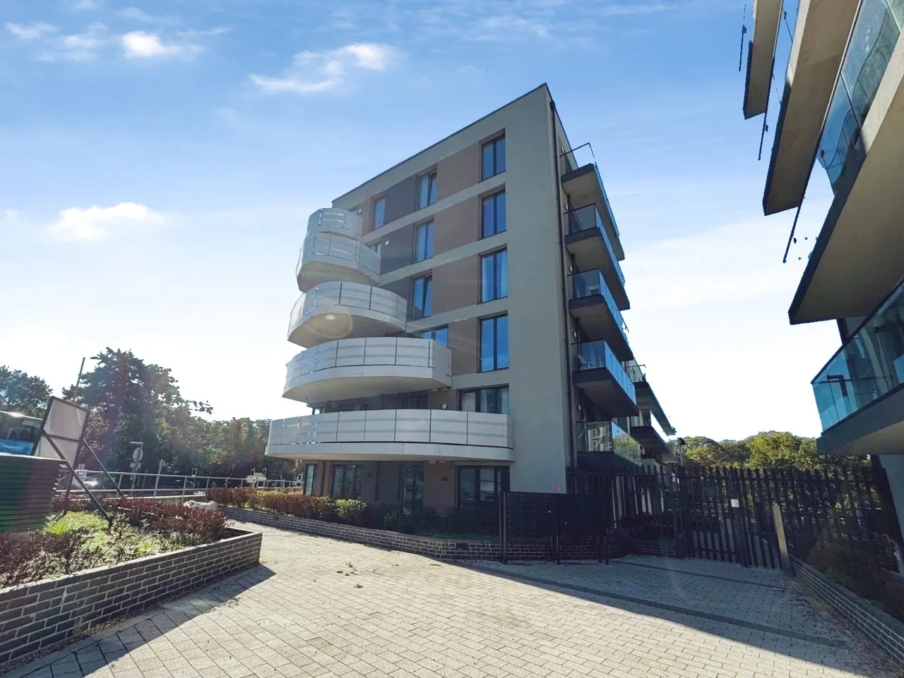 Farnborough Road, Farnborough, GU14, photo 10