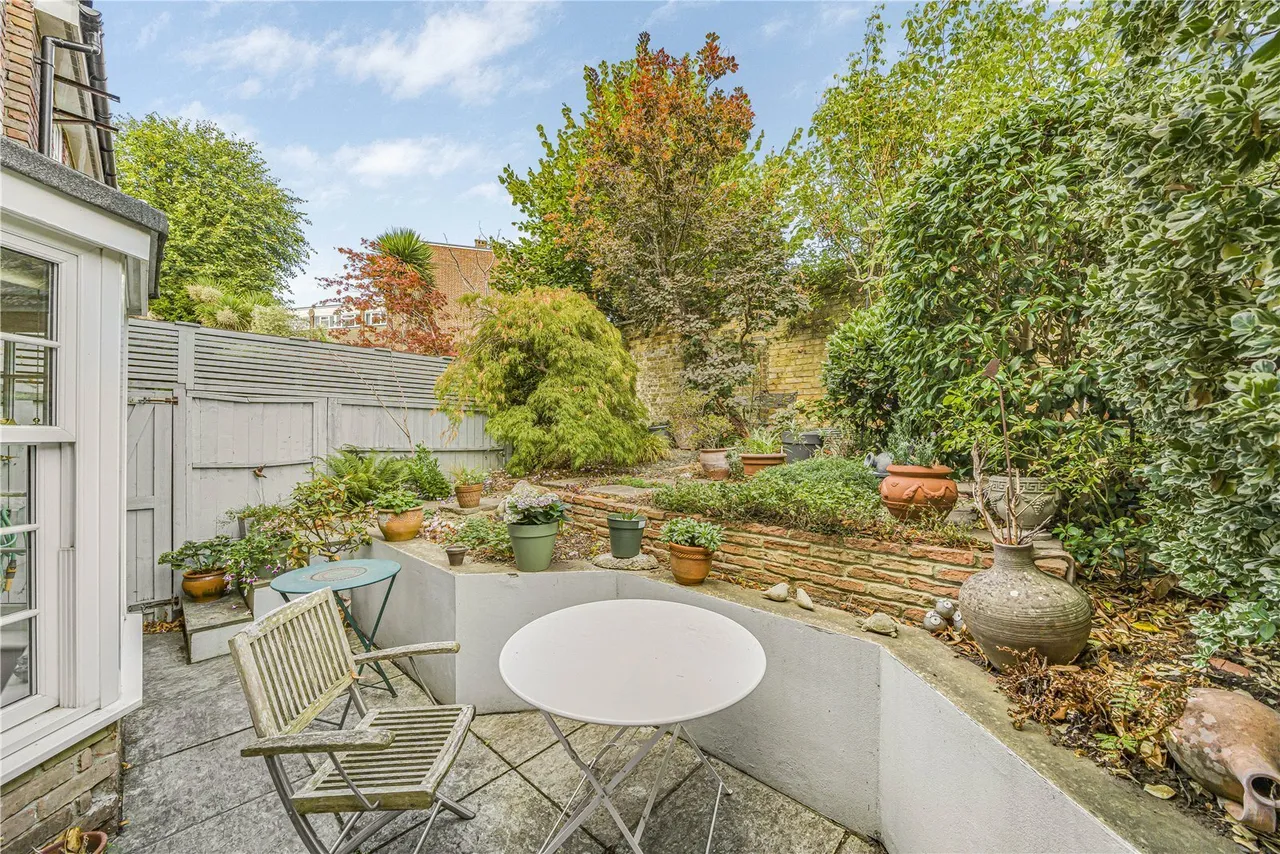 Spring Grove, Hampton, TW12, photo 3