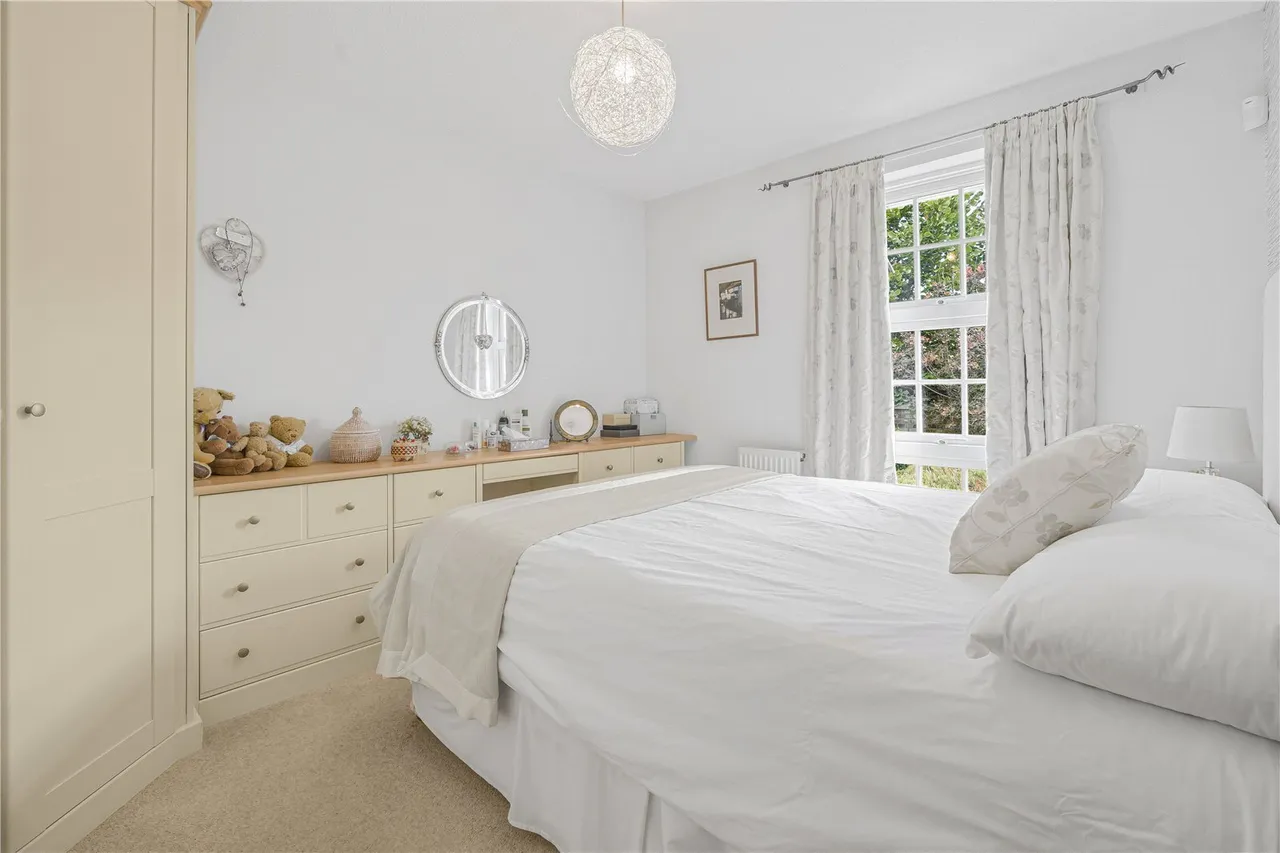 Spring Grove, Hampton, TW12, photo 7
