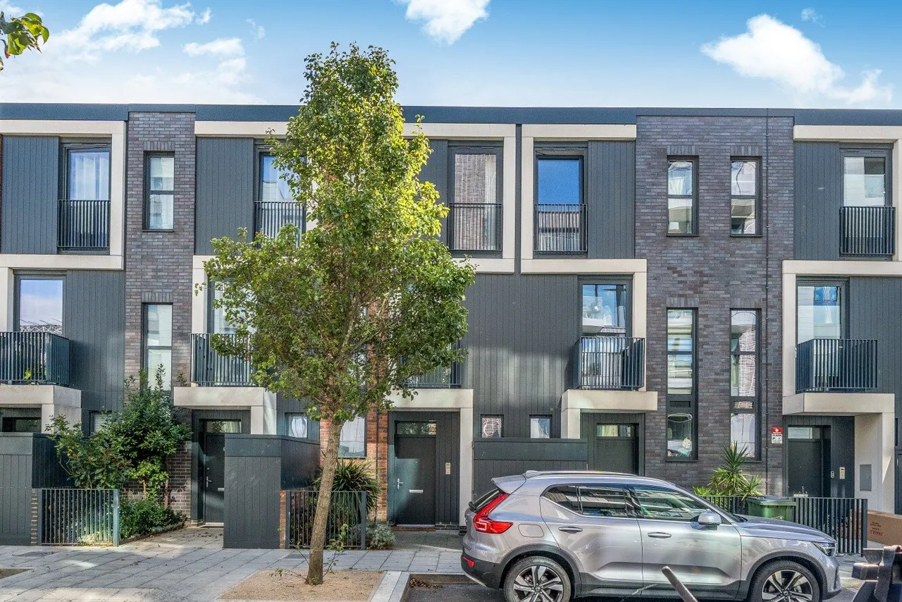 4 bed house for sale, Hawthorne Crescent, Greenwich, SE10