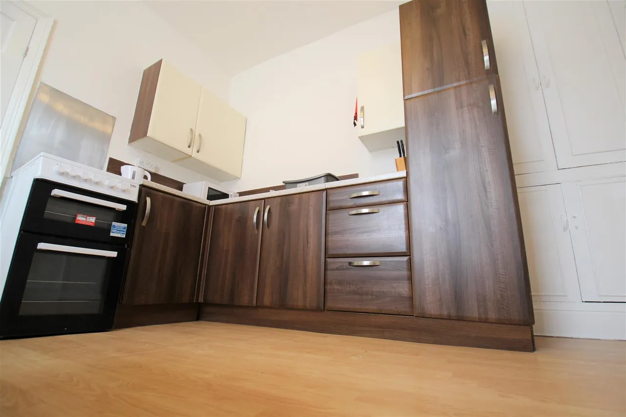 Hartley Grove, Woodhouse, LS6, photo 8