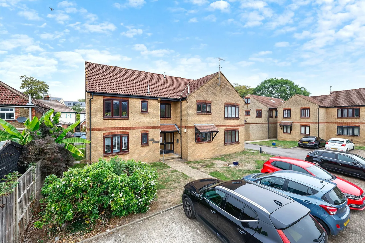 1 bed property to rent, Teal Court, Willowmead, RH4