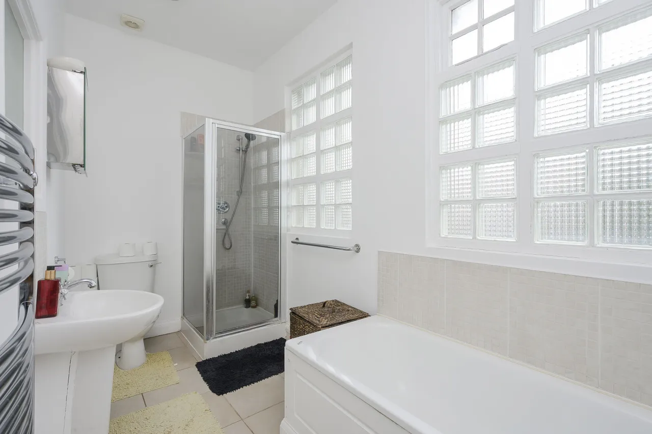 Wilfred Owen Close, Wimbledon, SW19, photo 5