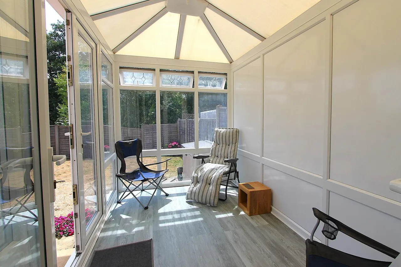 Beaulieu Close, Kidderminster, photo 7