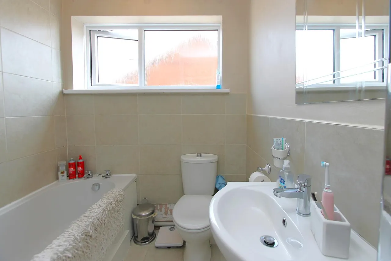 Beaulieu Close, Kidderminster, photo 12