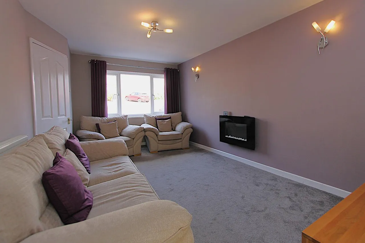 Beaulieu Close, Kidderminster, photo 2