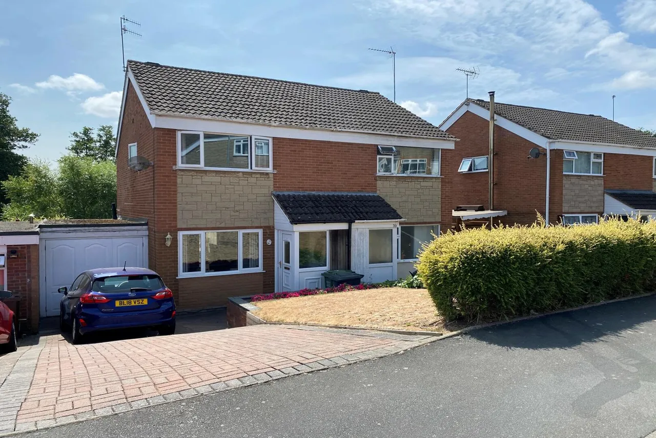 3 bed house for sale — Beaulieu Close, Kidderminster
