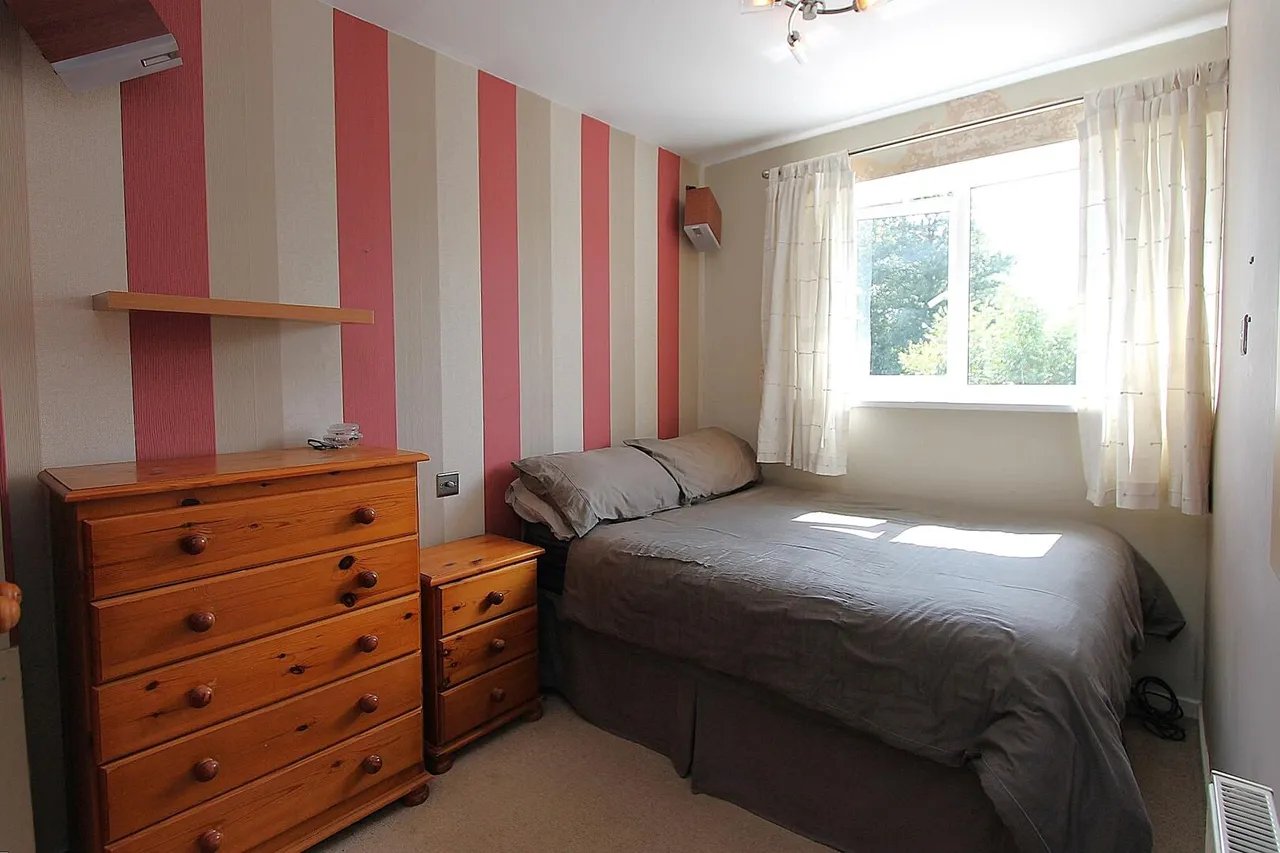 Beaulieu Close, Kidderminster, photo 10
