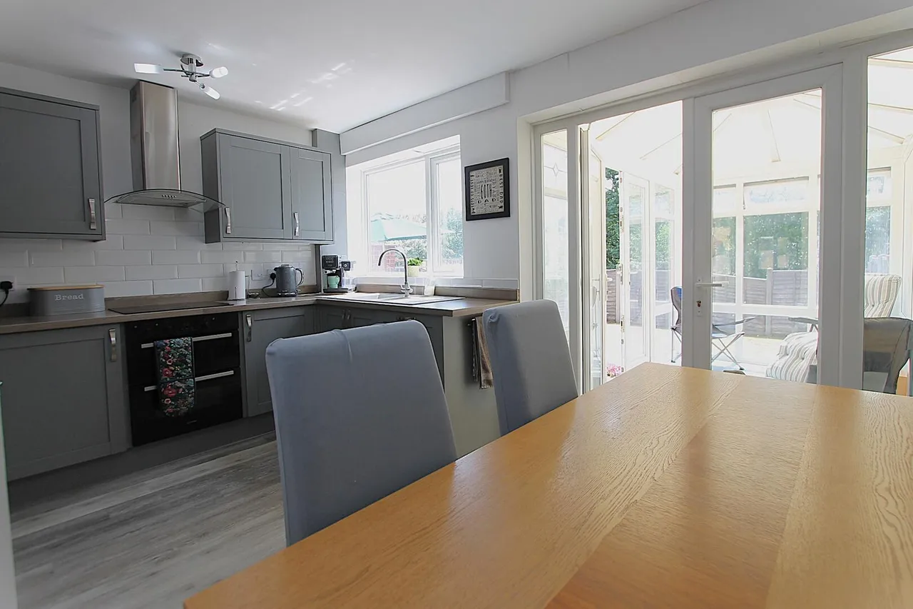 Beaulieu Close, Kidderminster, photo 5