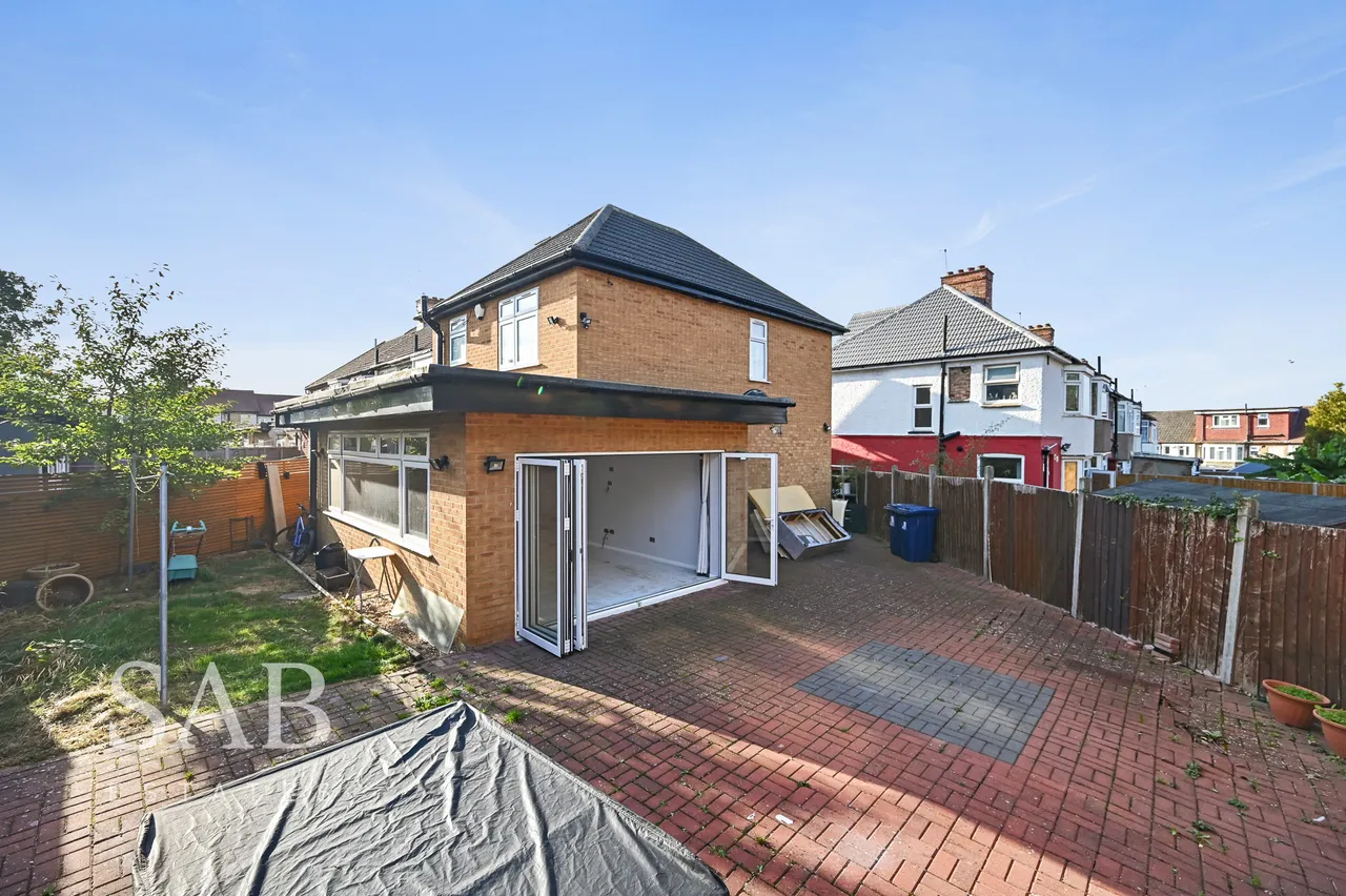 Selby Gardens, Southall, UB1, photo 13