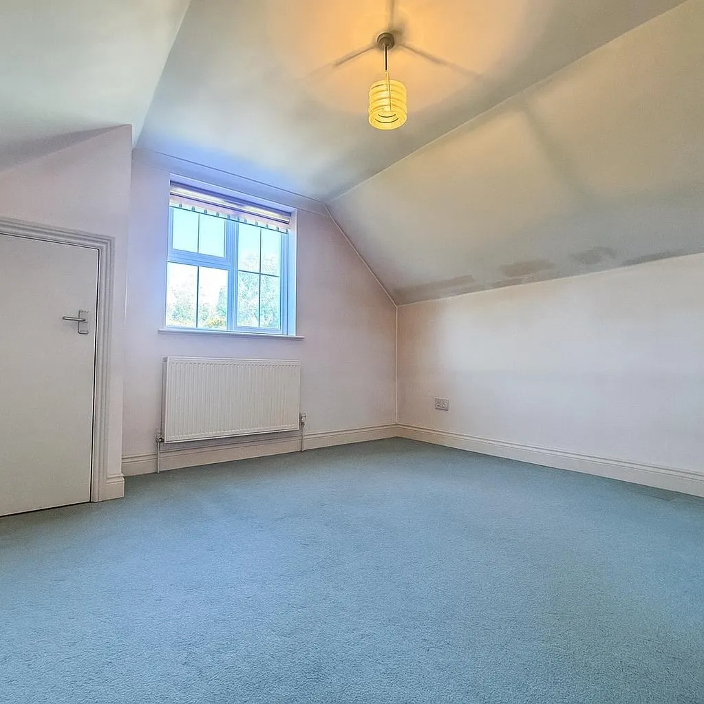 Hayes Lane, Horsham, West Sussex RH13 0SQ, photo 12