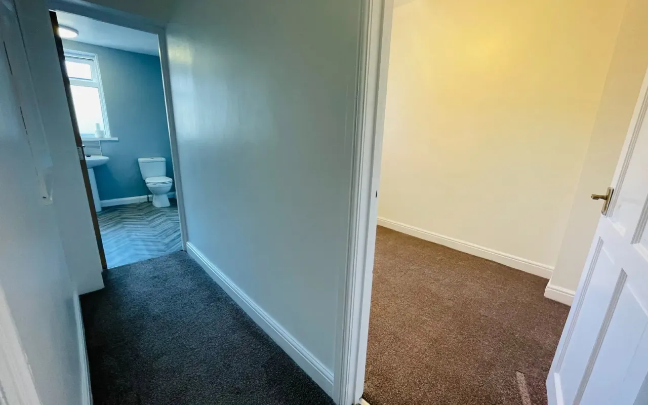 St Edwards Avenue Barnsley, photo 11