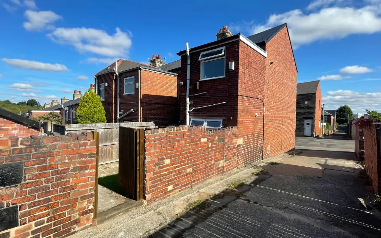 St Edwards Avenue Barnsley, photo 15