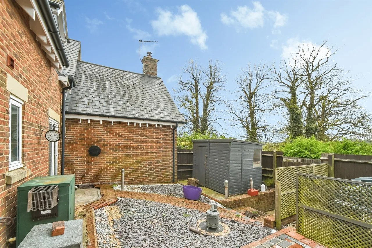 St. Marys Road, Market Lavington, SN10, photo 16