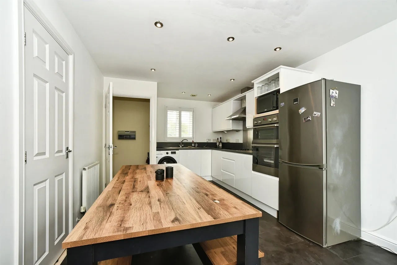 St. Marys Road, Market Lavington, SN10, photo 8