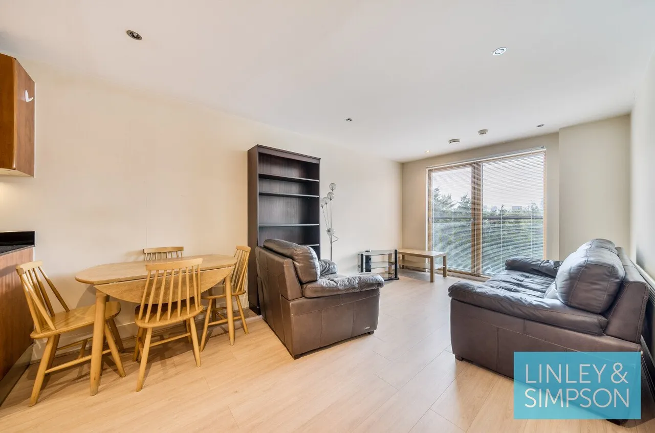 2 bed flat for sale, Armouries Way, Leeds, LS10
