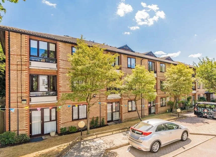 1 bed flat for sale, Walker Close, Hanwell, W7