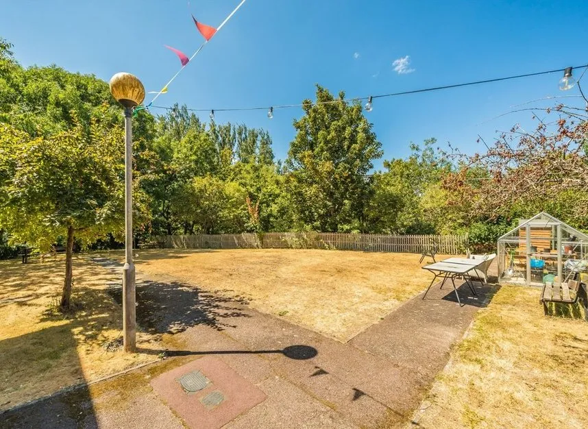 Walker Close, Hanwell, W7, photo 2