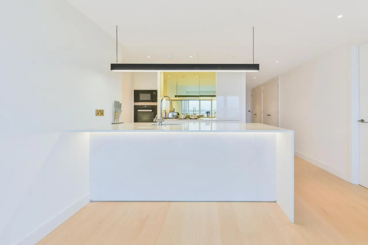 Lincoln Building, White City Living, W12, photo 8