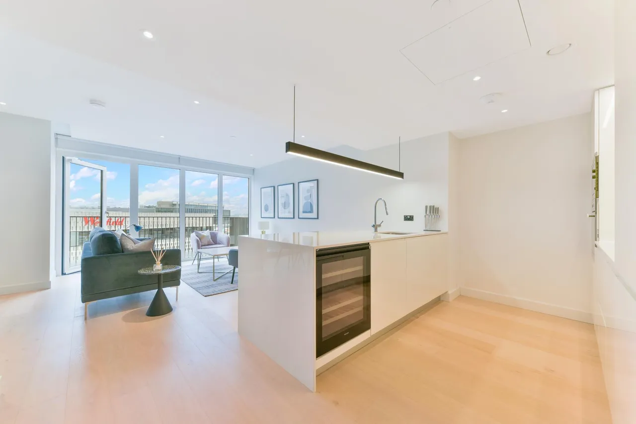 Lincoln Building, White City Living, W12, photo 2