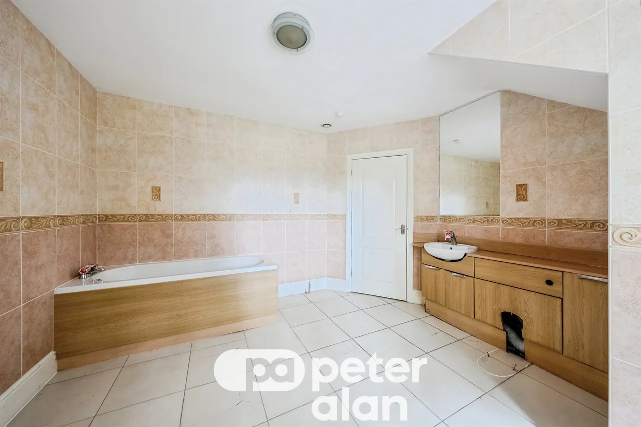 Old Langstone Court Road, Newport, NP18, photo 31