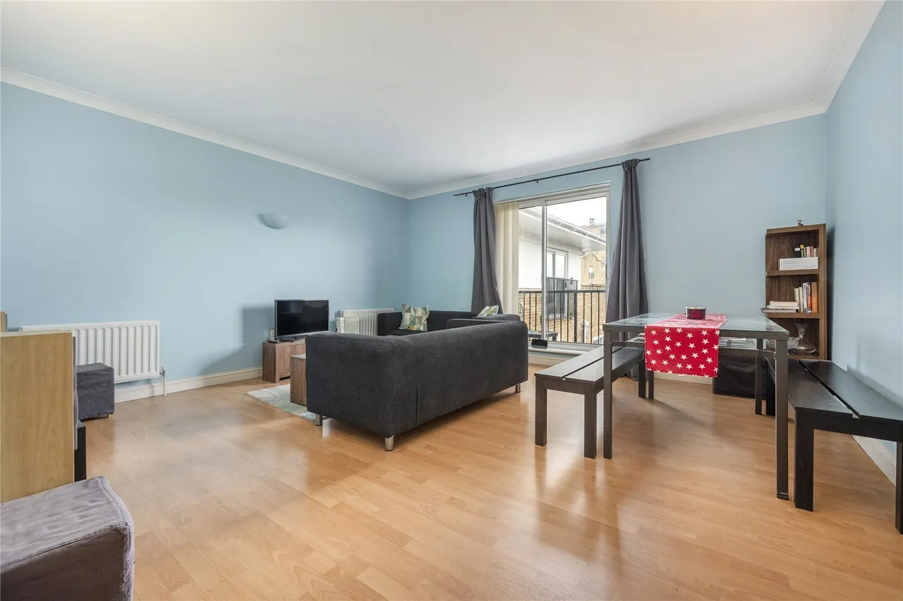 3 bed flat for sale, Narrow Street, London, E14