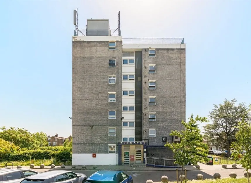 Brayards Road Estate, Peckham, SE15, photo 6