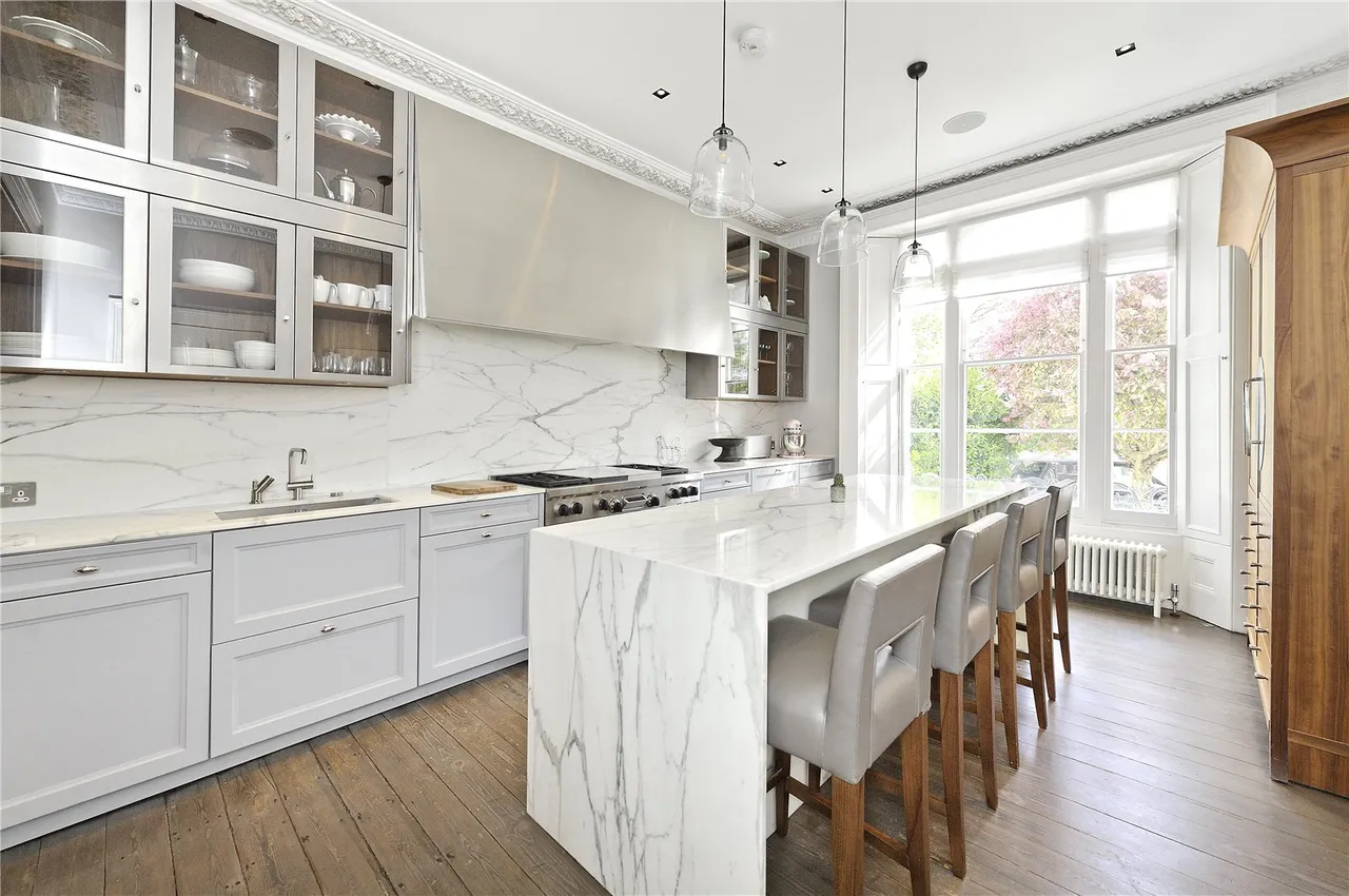 4 bed house to rent, Hereford Road, London, W2