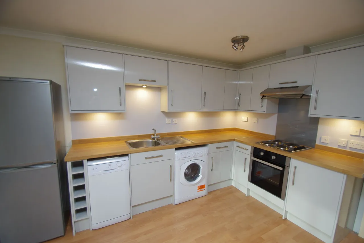 Flat 10, Savanna Court, Watford, photo 3