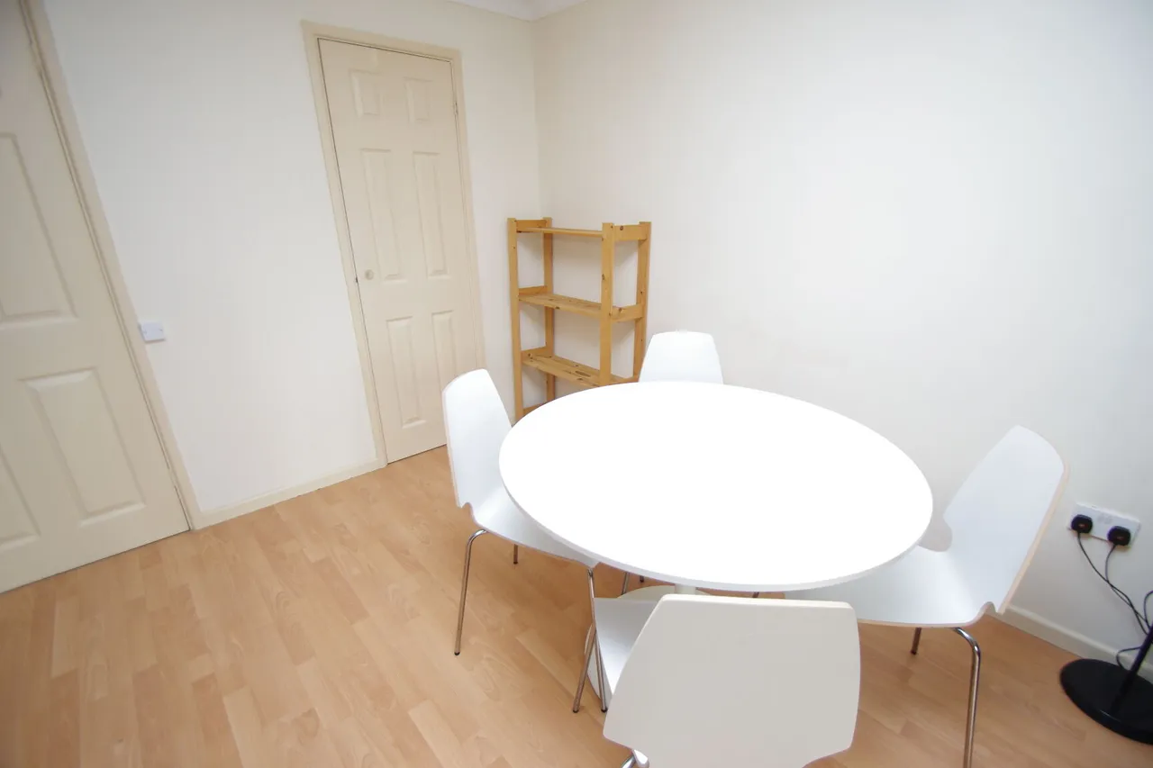 Flat 10, Savanna Court, Watford, photo 10