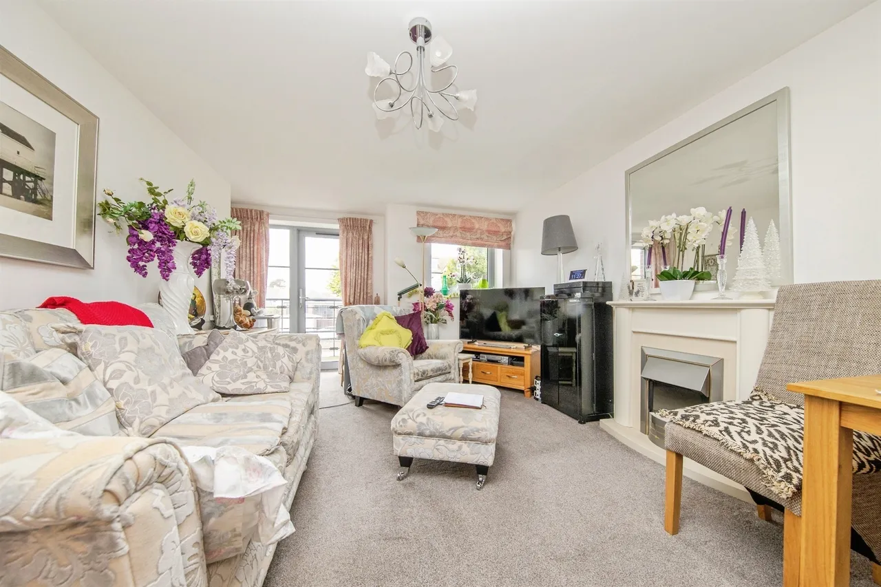 Carnarvon Road, Clacton-On-Sea, photo 11