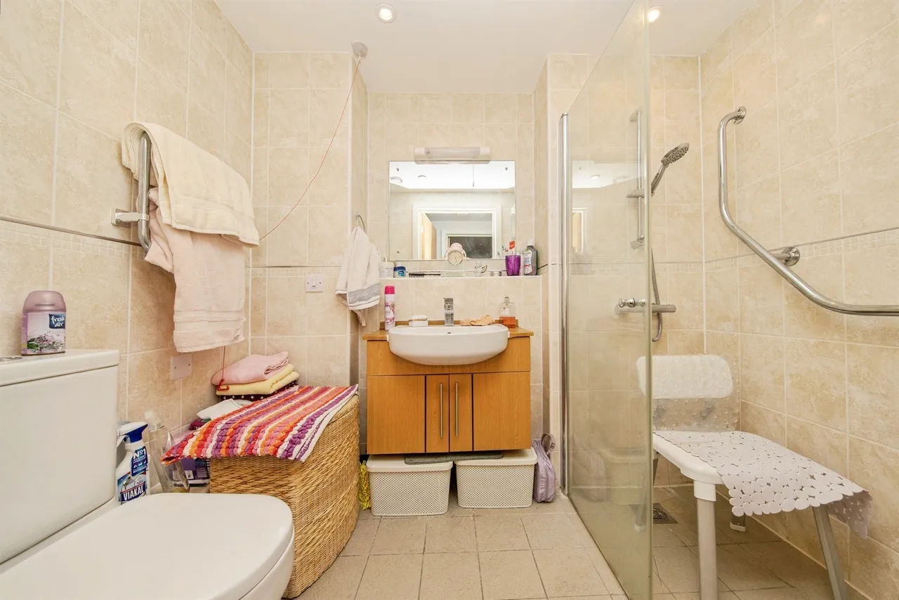 Carnarvon Road, Clacton-On-Sea, photo 6