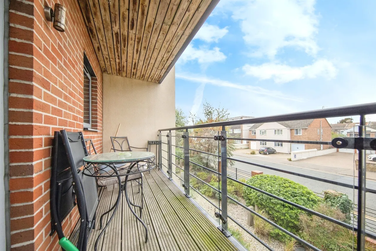 Carnarvon Road, Clacton-On-Sea, photo 8