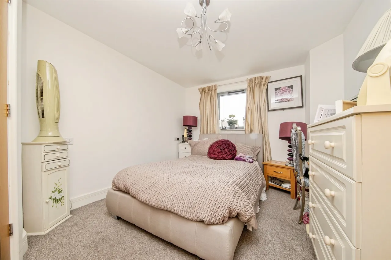 Carnarvon Road, Clacton-On-Sea, photo 12