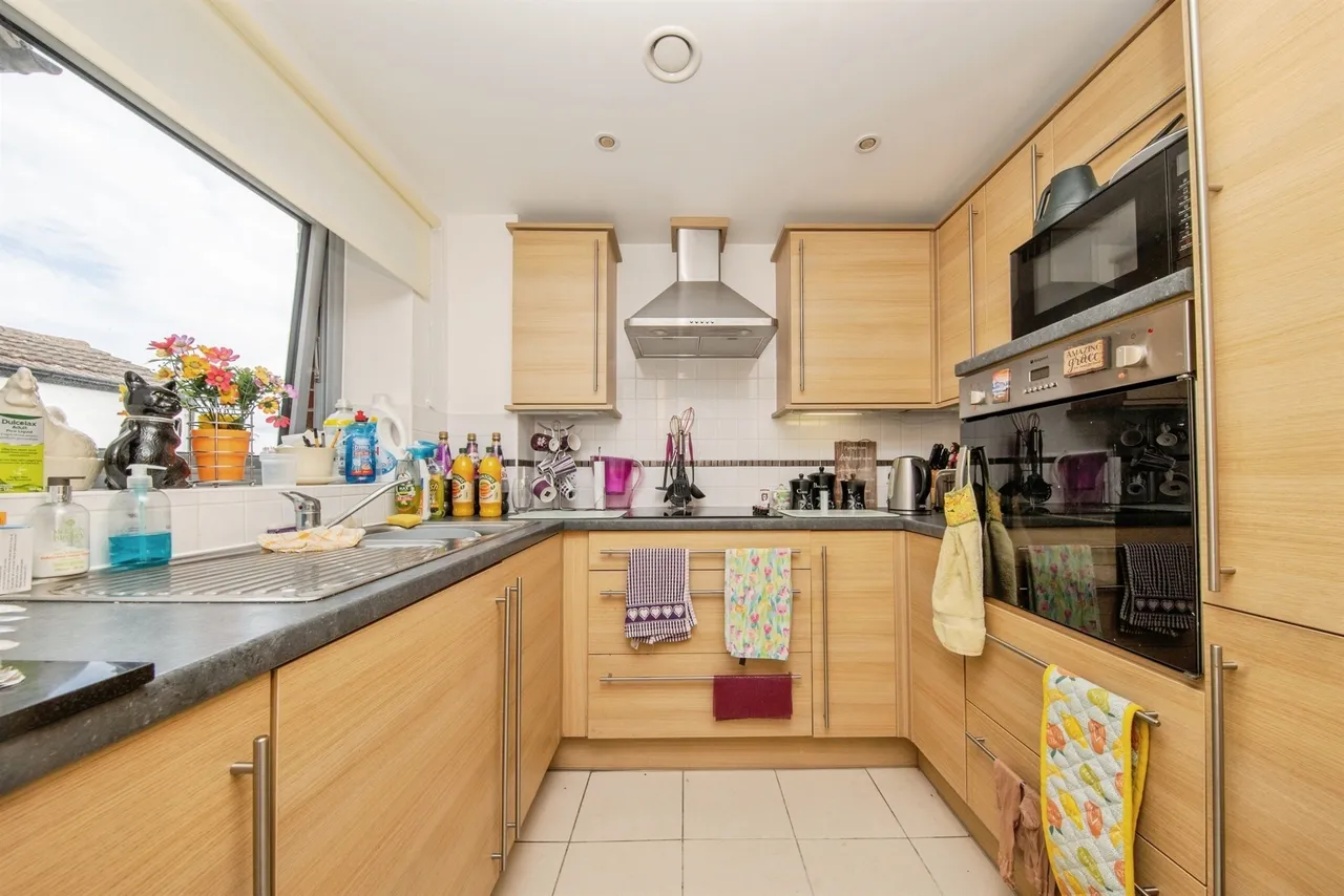 Carnarvon Road, Clacton-On-Sea, photo 10