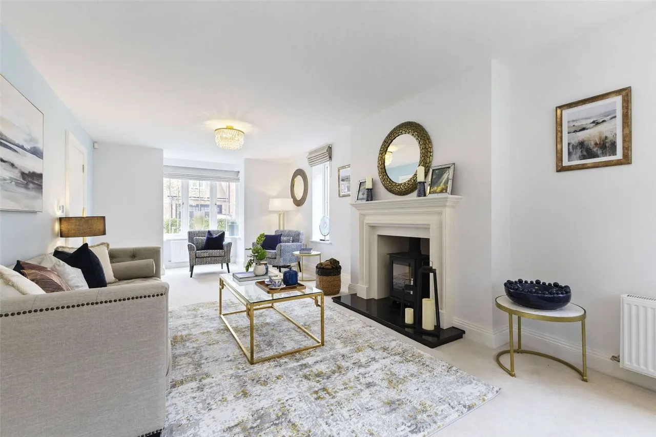 Hudson Gardens, Tower Road, Hindhead, Surrey, GU26 6SP, photo 3