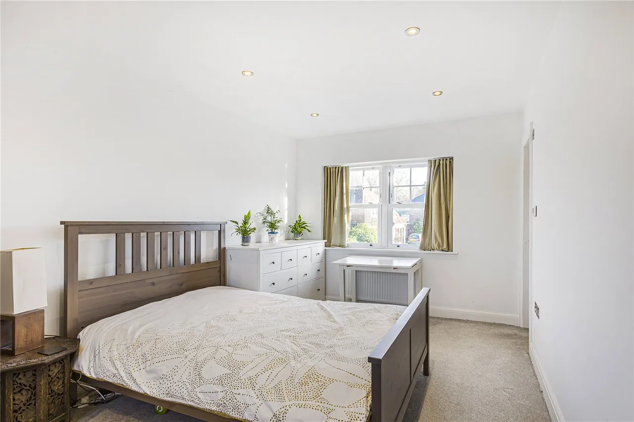 Westwood Close, Potters Bar, Hertfordshire, EN6 1LH, photo 11