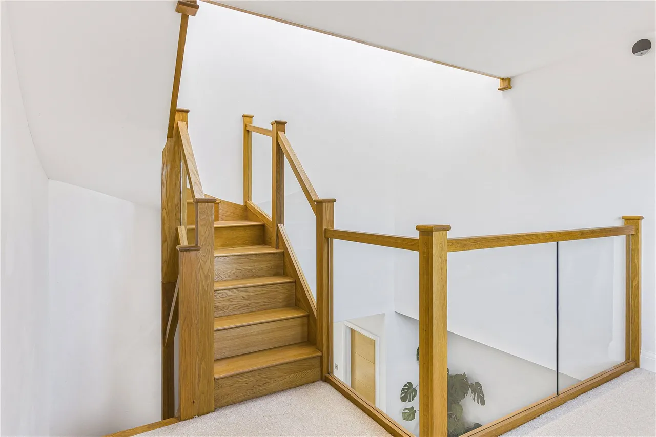 Westwood Close, Potters Bar, Hertfordshire, EN6 1LH, photo 19