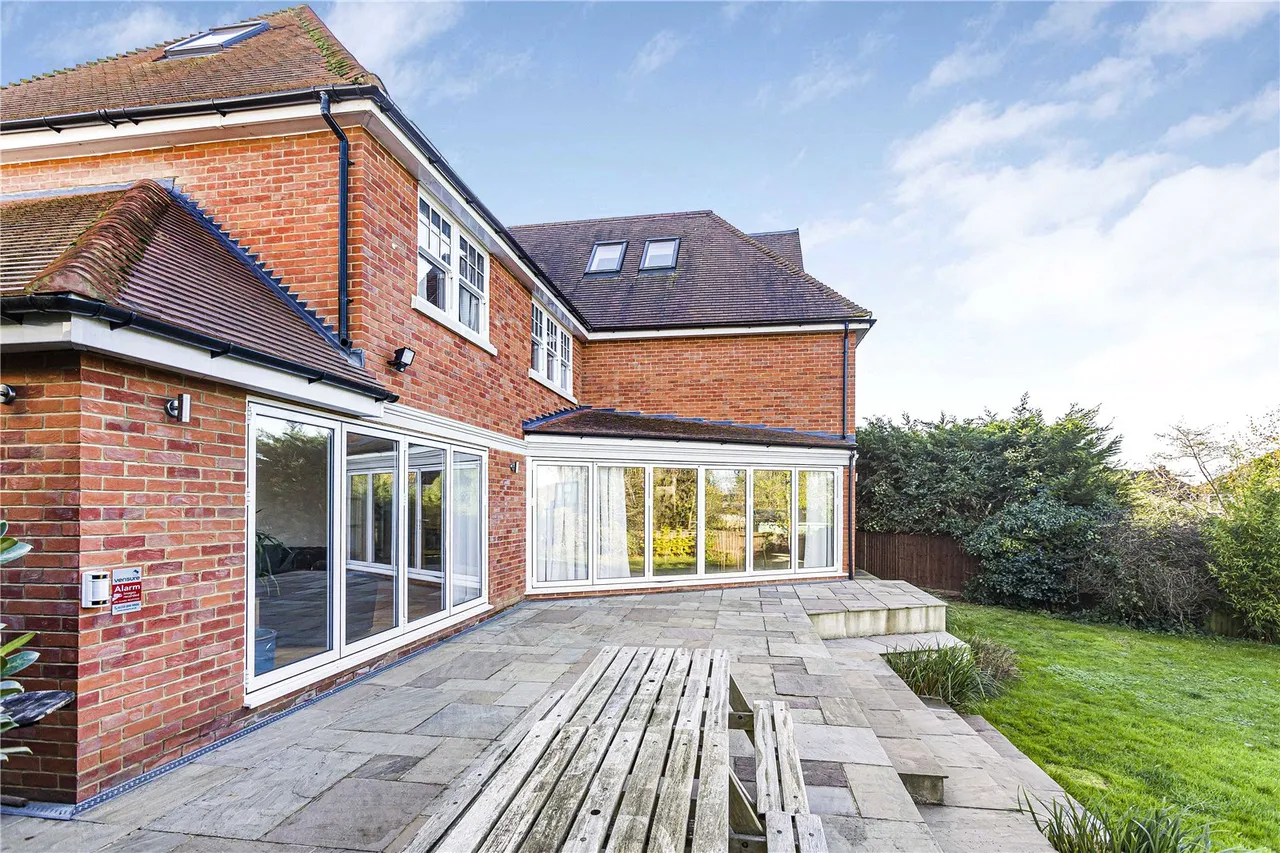 Westwood Close, Potters Bar, Hertfordshire, EN6 1LH, photo 24