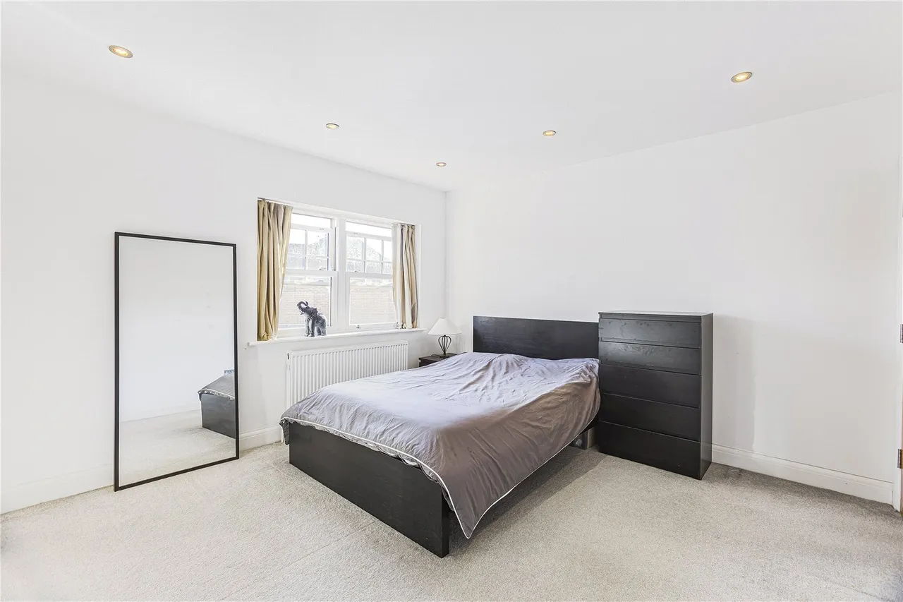 Westwood Close, Potters Bar, Hertfordshire, EN6 1LH, photo 18