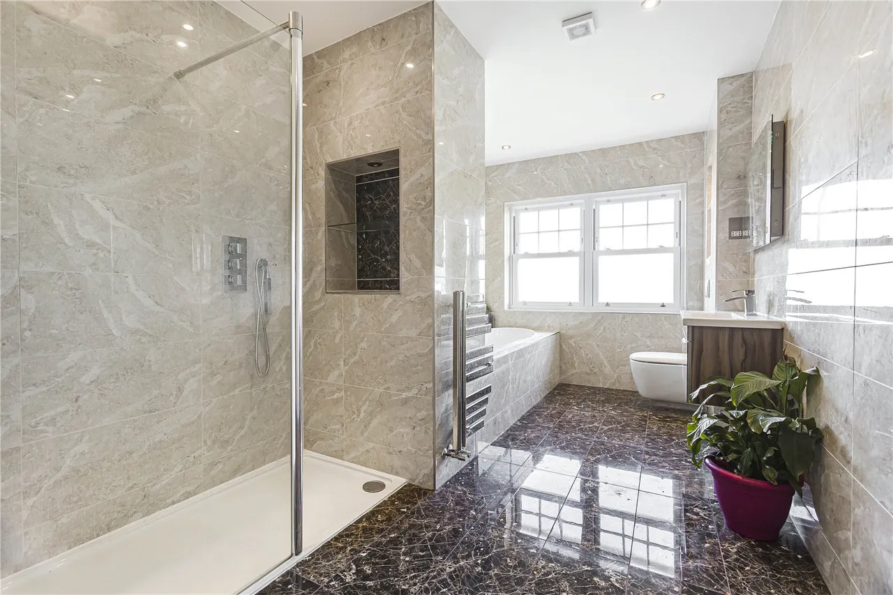 Westwood Close, Potters Bar, Hertfordshire, EN6 1LH, photo 12