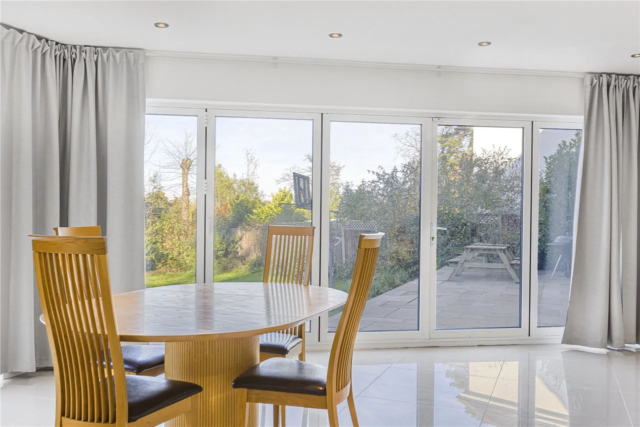 Westwood Close, Potters Bar, Hertfordshire, EN6 1LH, photo 7