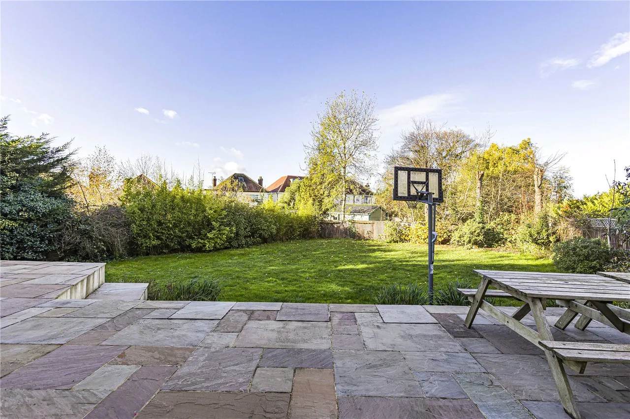 Westwood Close, Potters Bar, Hertfordshire, EN6 1LH, photo 4