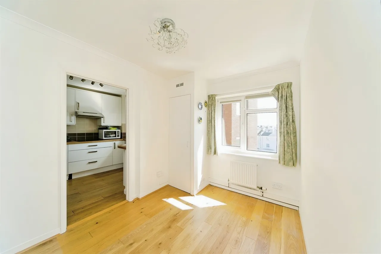 Blackwater Road, Eastbourne, BN21, photo 10