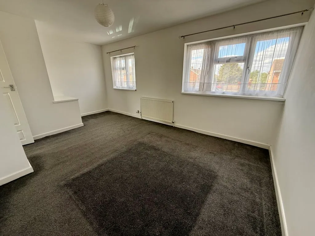 Tithe Farm Road, Houghton Regis, LU5, photo 5