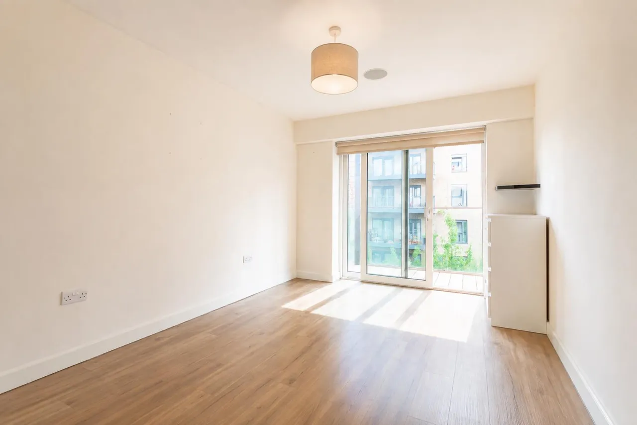 Empire House, East Drive, NW9, London, photo 5