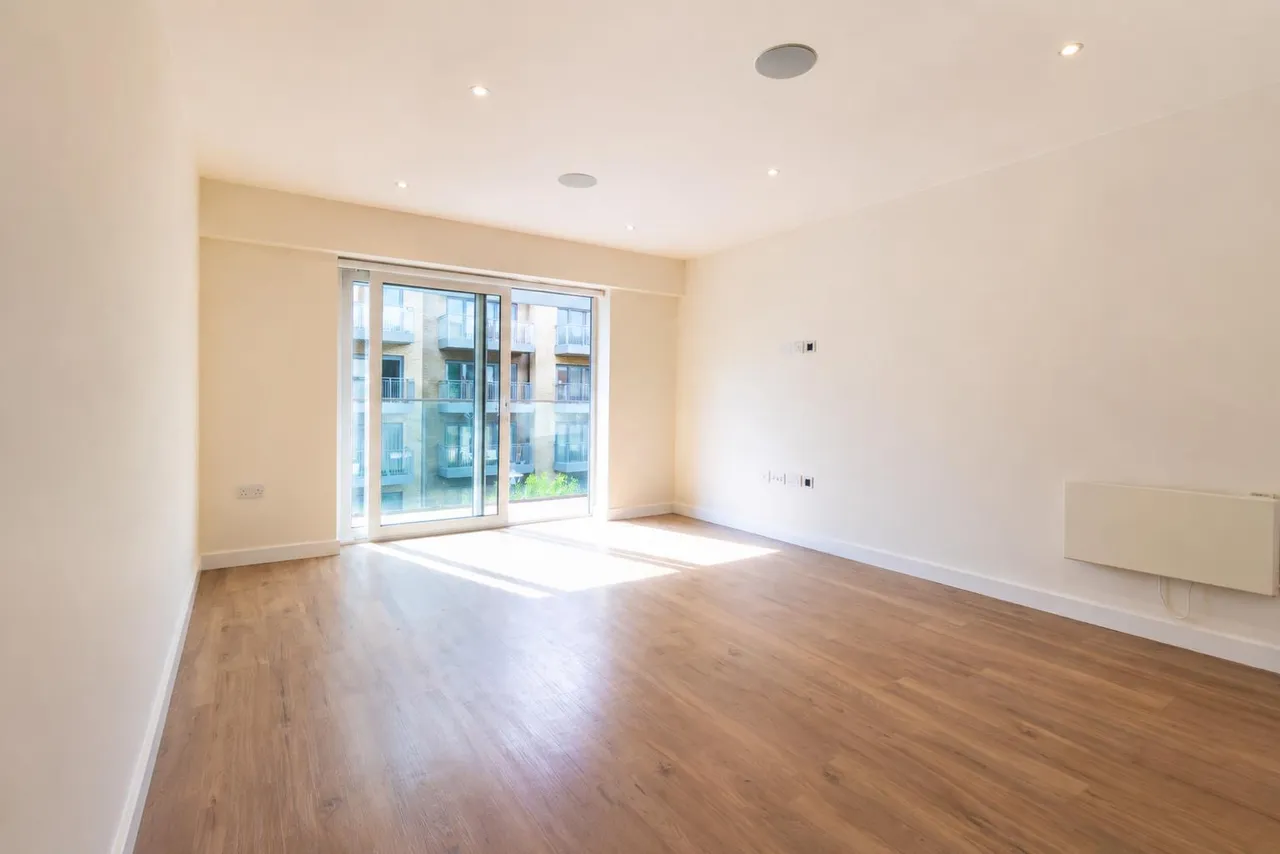 Empire House, East Drive, NW9, London, photo 2